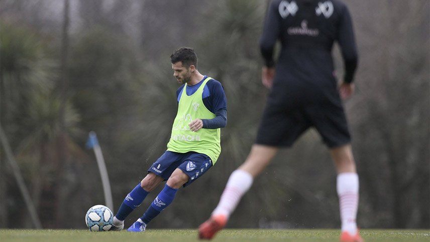 Y un día Fernando Gago volvió a jugar