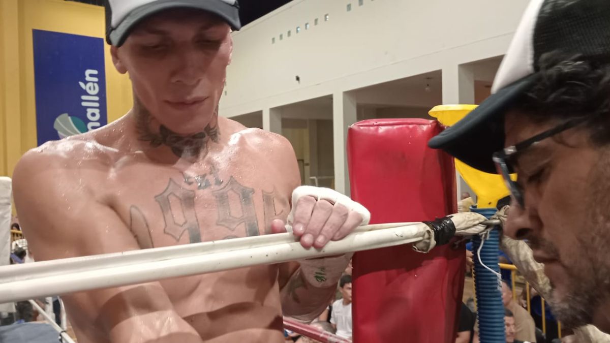El Gona. Gonzalo Bajinay hizo su séptima presentación en el boxeo profesional y logró su sexto triunfo, el segundo en lo que va del año.
