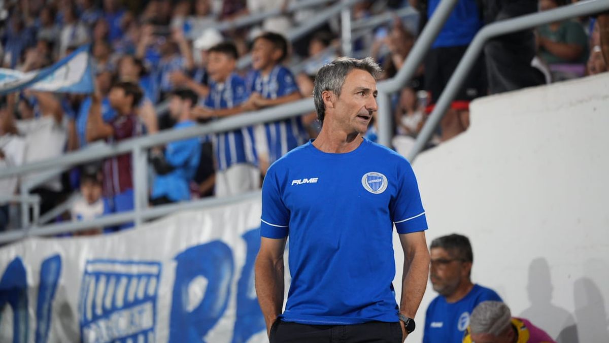 Mariaono Toedtli, entrenador de Godoy Cruz, se fue cuestionado en su primer partido ante Ciudad de Bol&iacute;var.