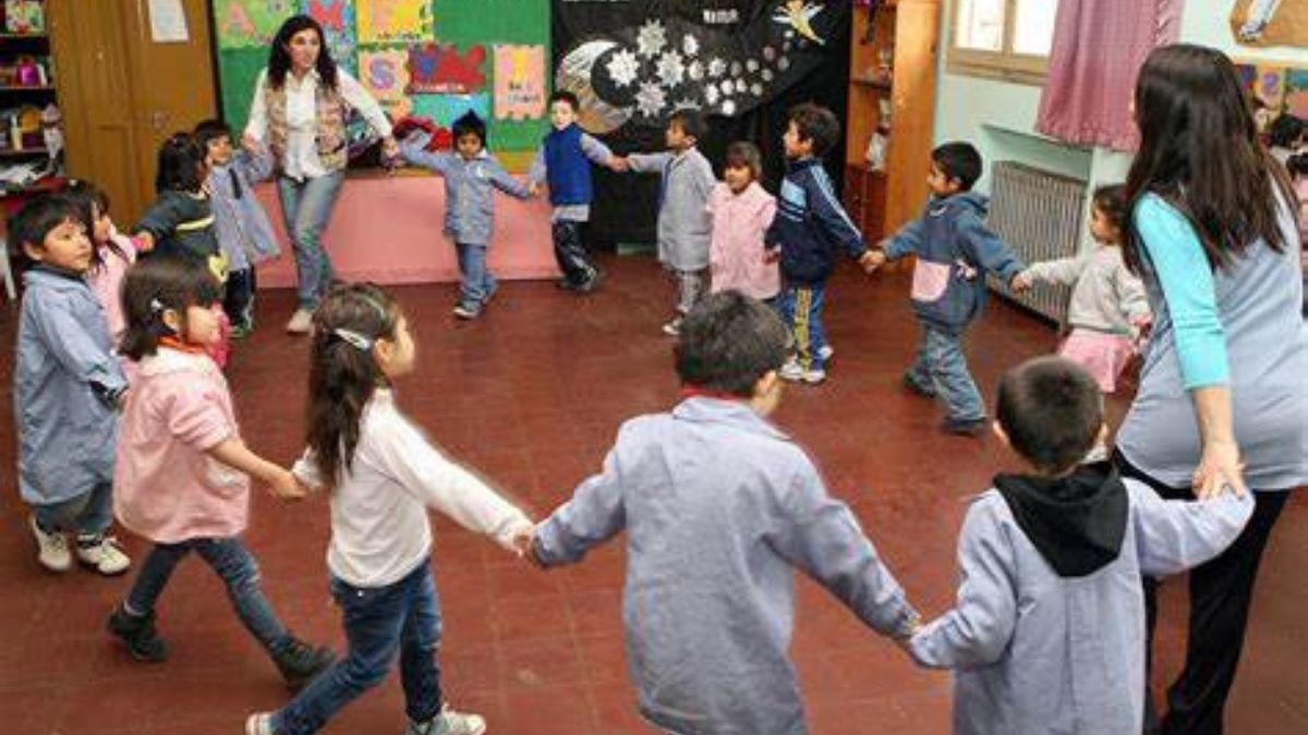 sLos chicos de salita de 5 que integraron el programa 100 salas, tuvieron mayores dificultades en el control de las emociones que en otros aspectos relacionados con las funciones ejecutivas