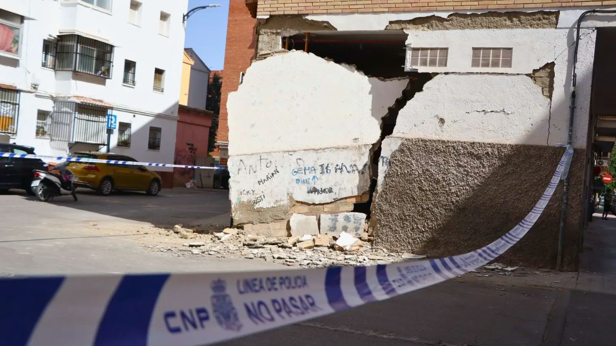 La actividad sísmica se está haciendo sentir en el sur de España. Daños materiales y heridos en Granada, tras un nuevo terremoto. La actividad sísmica se está haciendo sentir en el sur de España. Daños materiales y heridos en Granada, tras un nuevo terremoto.