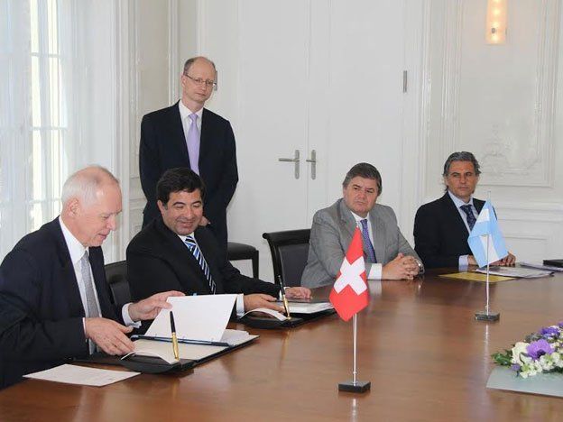 Argentina y Suiza suscribieron un nuevo convenio para evitar la doble imposición