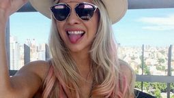 De pool party, Alejandra Maglietti estrenó microbikini taparrabos Barbiecore