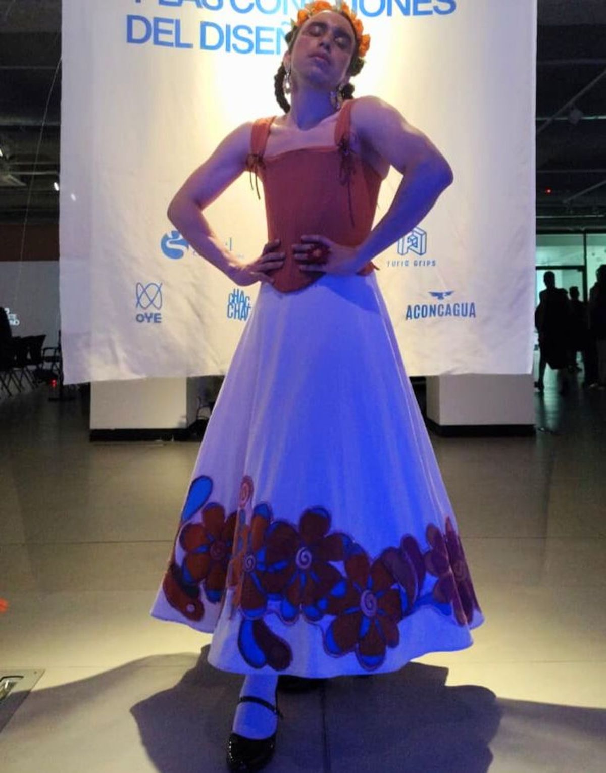 Una máquina de coser fue el principio de una historia de vida marcada por la moda y el diseño. Una máquina de coser fue el principio de una historia de vida marcada por la moda y el diseño.