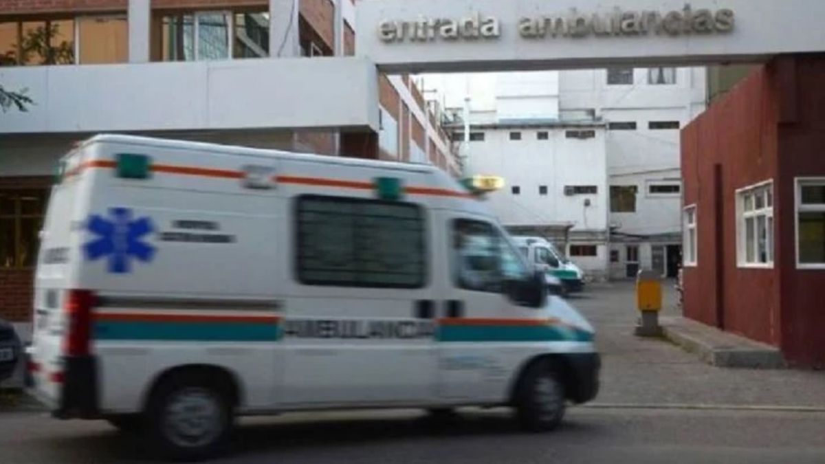 Dos alumnas de una escuela secundaria se pelearon antes de ingresar a clases y una de ellas terminó con varios cortes en un hospital Dos alumnas de una escuela secundaria se pelearon antes de ingresar a clases y una de ellas terminó con varios cortes en un hospital