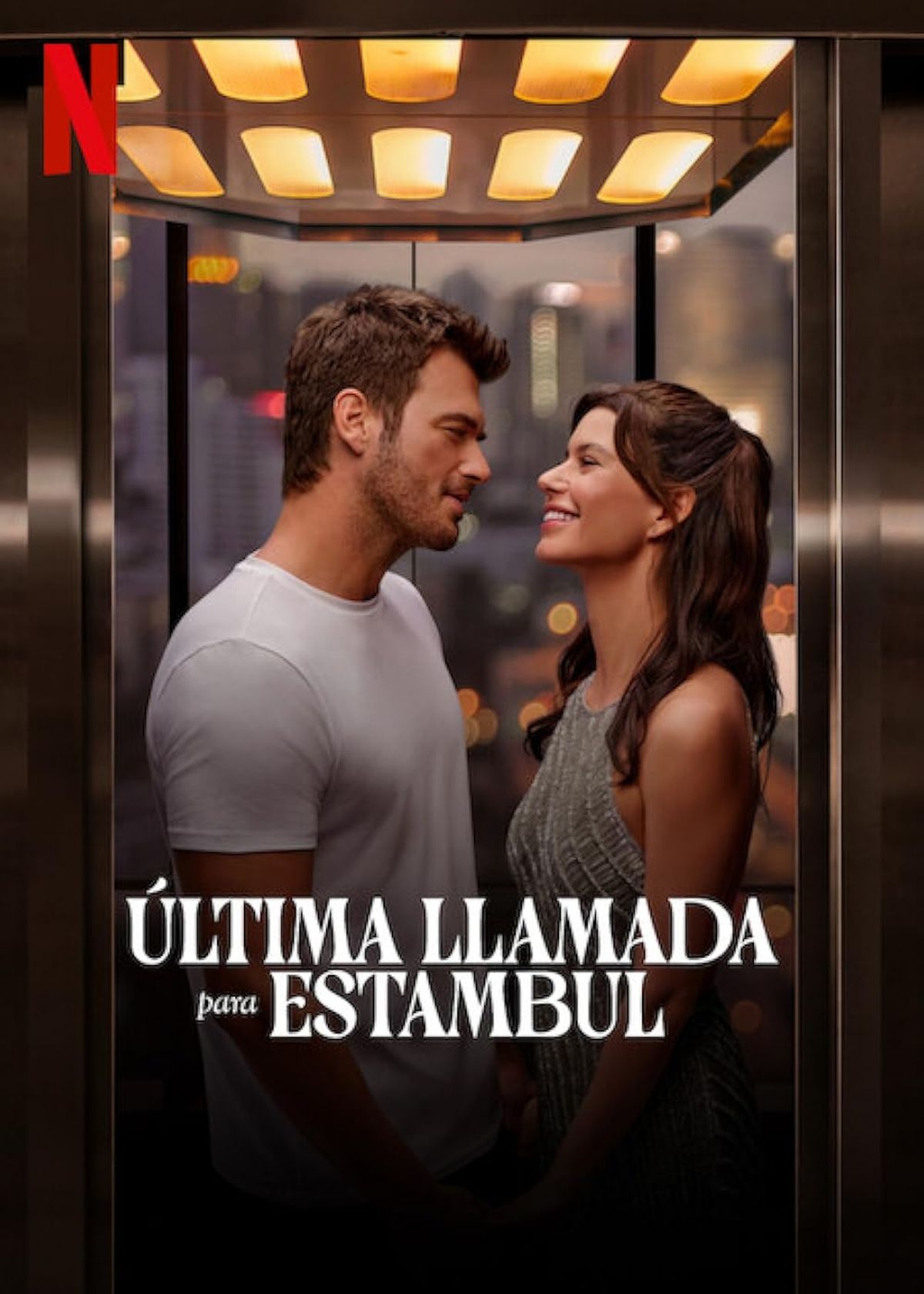Kivanc Tatlitug y Beren Saat. Son los protagonistas de la pel&iacute;cula turca &Uacute;ltima llamada para Estambul.&nbsp;