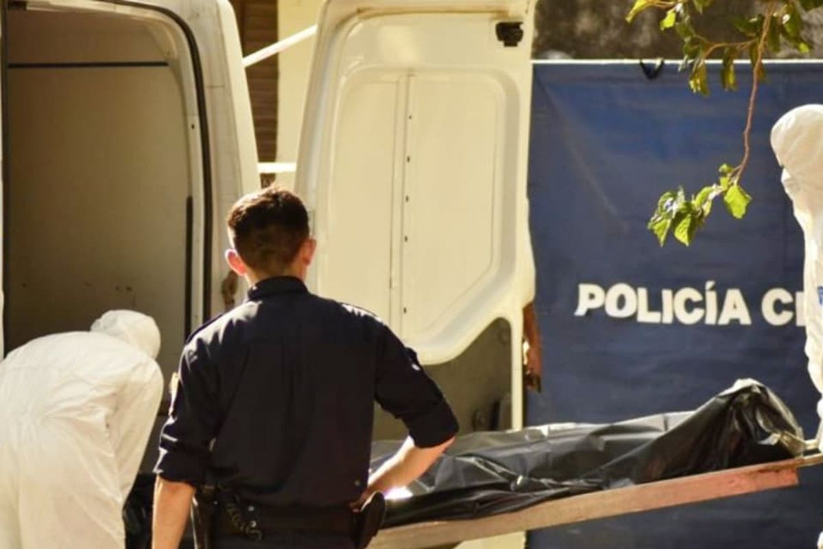 Horror. Un anciano convivió con el cuerpo de su hijo muerto durante días. Horror. Un anciano convivió con el cuerpo de su hijo muerto durante días. 