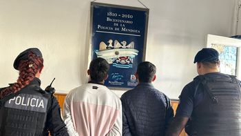 La Policía detuvo a dos jóvenes de 19 y 20 años con dos kilos de marihuana en la calle