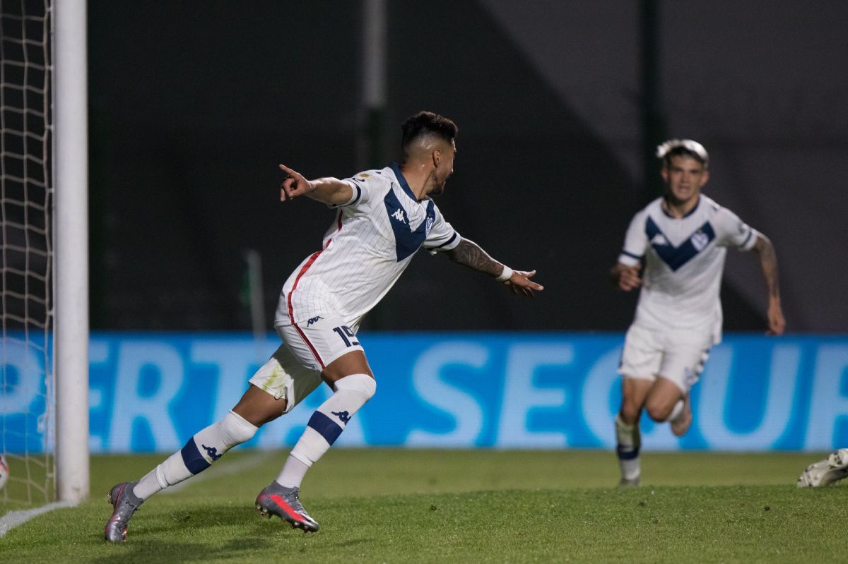 Vélez ganó con gol del mendocino Juan Martín Lucero