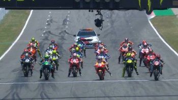 ¡La caída masiva de la temporada en el MotoGP!