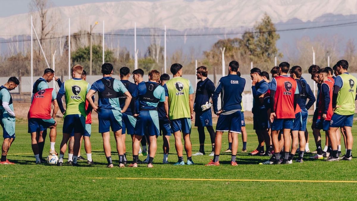 Independiente Rivadavia se prepara para jugar con Tigre  por la Copa Argentina.