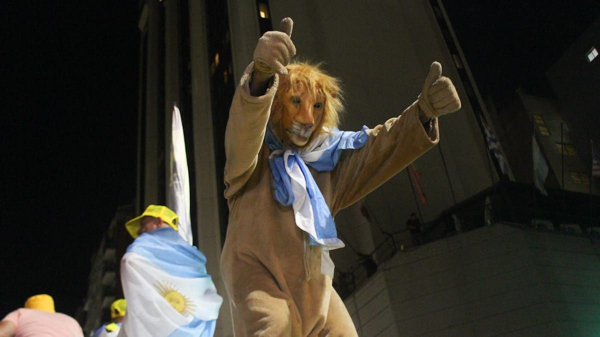 En un sondeo finalizado este miércoles, se devela que Javier Milei arranca su gestión con imagen positiva del 57%. En un sondeo finalizado este miércoles, se devela que Javier Milei arranca su gestión con imagen positiva del 57%.