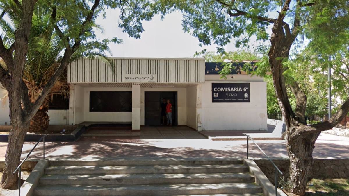 El detenido por violencia de género estaba en la Comisaría 6 donde dijo que se autopercibía mujer. Imagen ilustrativa. El detenido por violencia de género estaba en la Comisaría 6 donde dijo que se autopercibía mujer. Imagen ilustrativa.