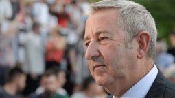 Cobos pidió que también se congelen por 180 días las jubilaciones especiales