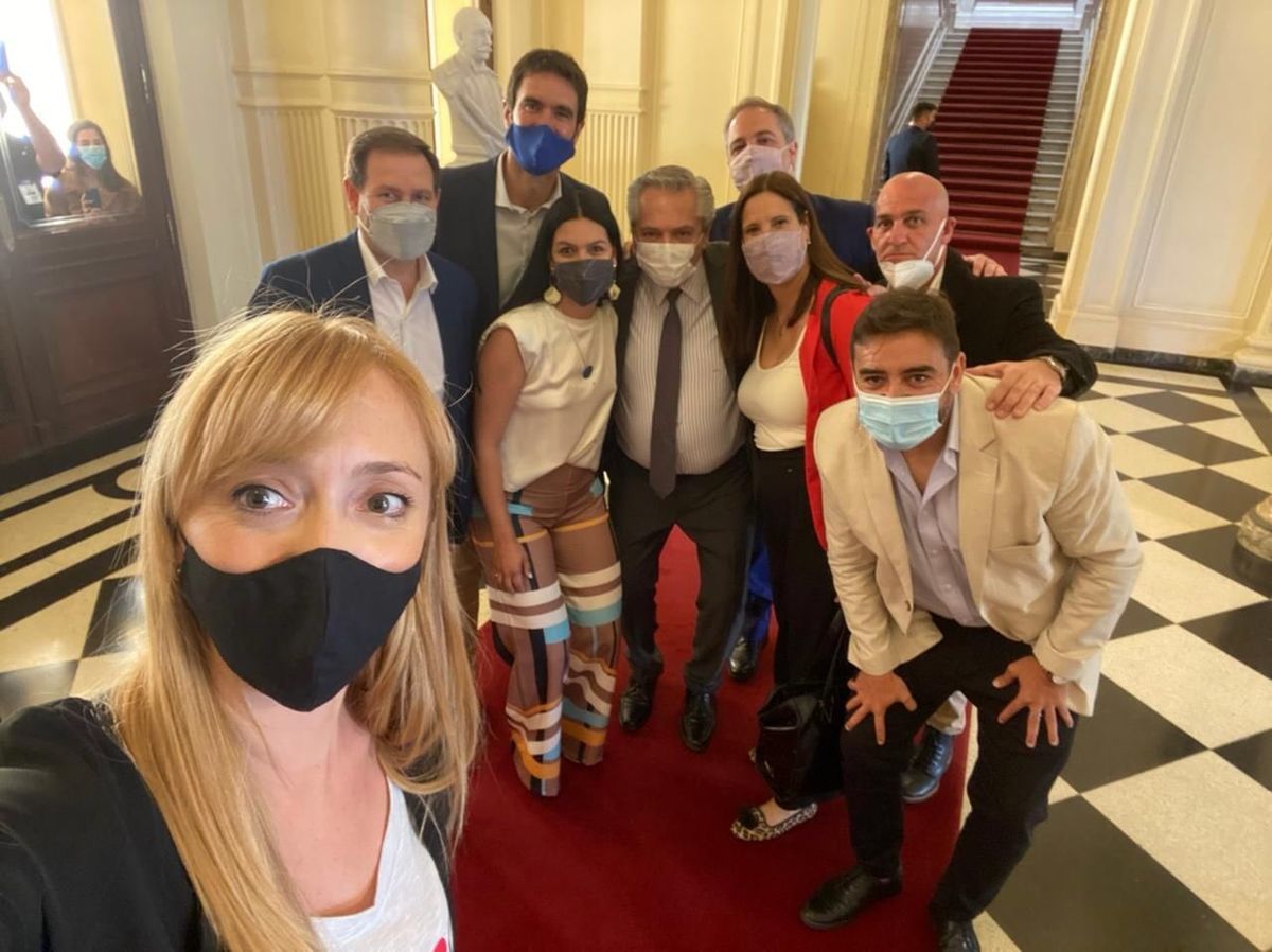 La mayoría de los 6 intendentes del PJ están evaluando con desdoblar las elecciones en los próximos comicios, como para asegurarse mantener al menos el control de las 6 comunas que hoy gobiernan.