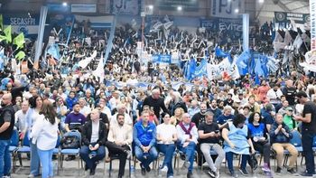 Bomba: en el sector de los intendentes del PJ preparan una expulsión masiva de camporistas Bomba: en el sector de los intendentes del PJ preparan una expulsión masiva de camporistas