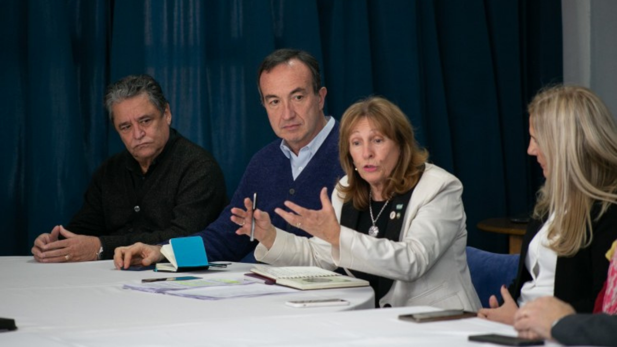 La rectora electa, Esther Sánchez, junto a su vicerector, Gabriel Fidel, durante la primera reunión por la transición. Foto: Prensa UNCuyo