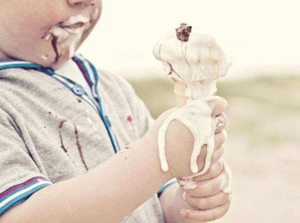 Truco de limpieza: dile adiós a las manchas de helado de la ropa con este ingrediente secreto Truco de limpieza: dile adiós a las manchas de helado de la ropa con este ingrediente secreto