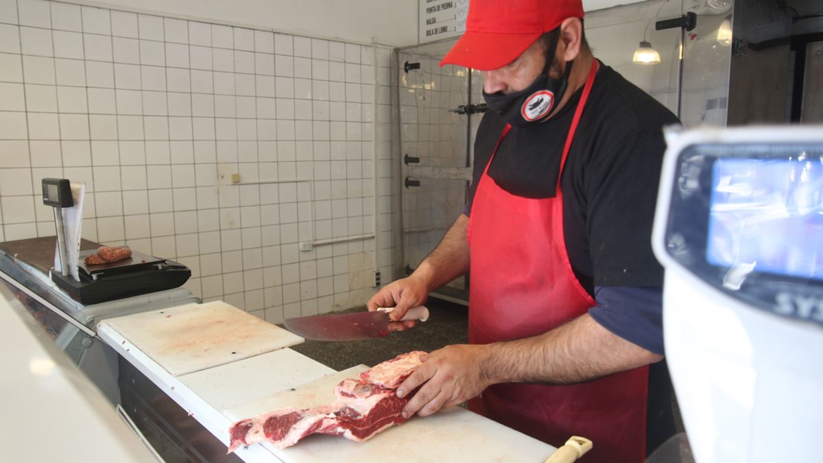 En noviembre pasado el precio promedio de la carne vacuna registró un aumento mensual del 7,4% y del 53,6% interanual.