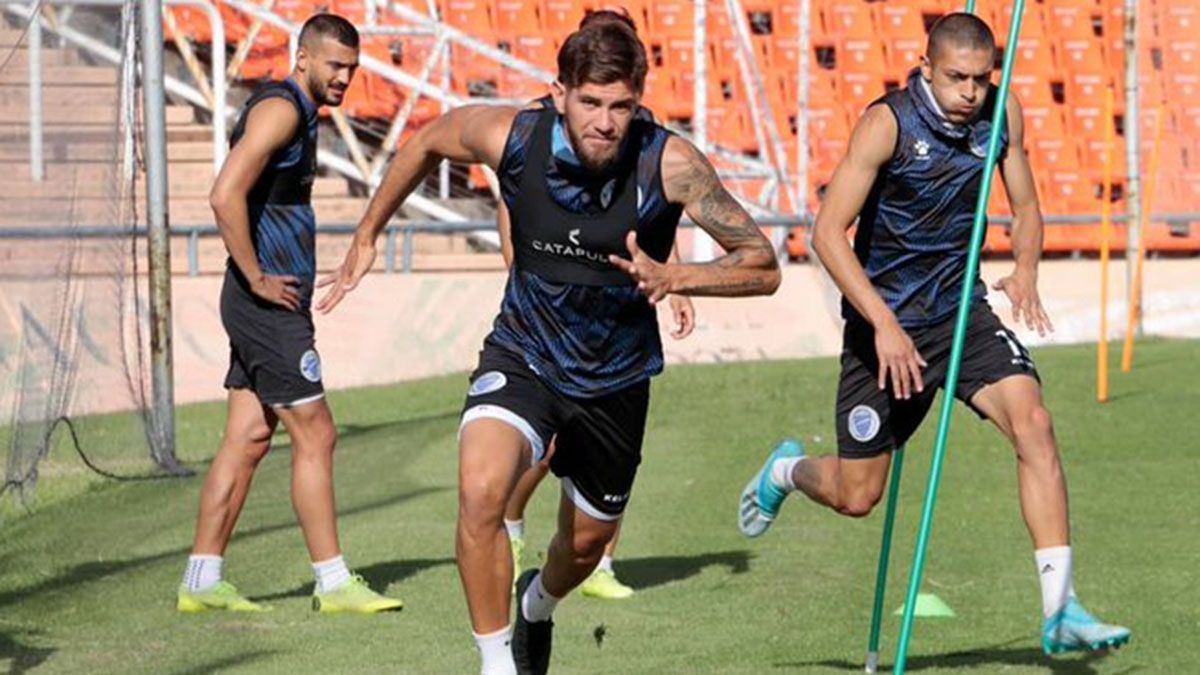El Tomba entrenó en el Malvinas Argentinas. Foto: Pablo González.