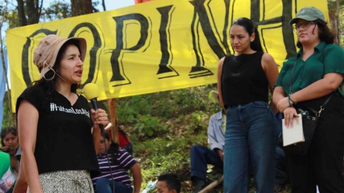 El COPINH mantiene viva la lucha de Berta Cáceres, exigiendo justicia y protegiendo los territorios indígenas frente a megaproyectos que amenazan su existencia. Crédito: COPINH - CEJIL El COPINH mantiene viva la lucha de Berta Cáceres, exigiendo justicia y protegiendo los territorios indígenas frente a megaproyectos que amenazan su existencia. Crédito: COPINH - CEJIL