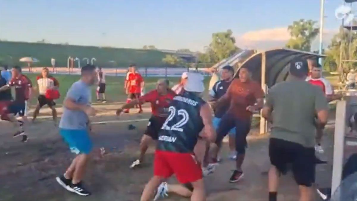 El video muestra lo violenta que fue la pelea entre las dos facciones de Camioneros.