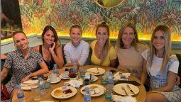 Antonela Roccuzzo y sus amigas