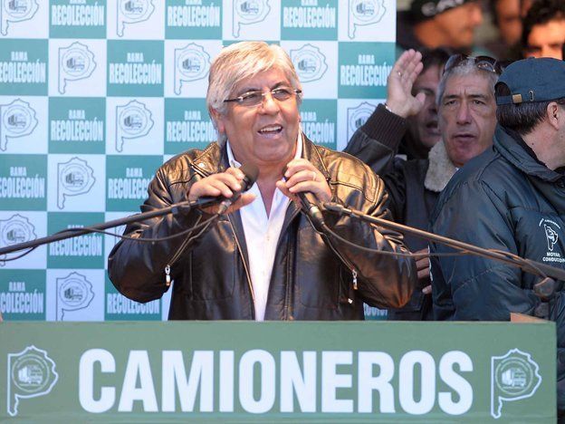 No me interesa ser candidato de un gobierno de turno, desafió Hugo Moyano a Cristina desde Parque Roca