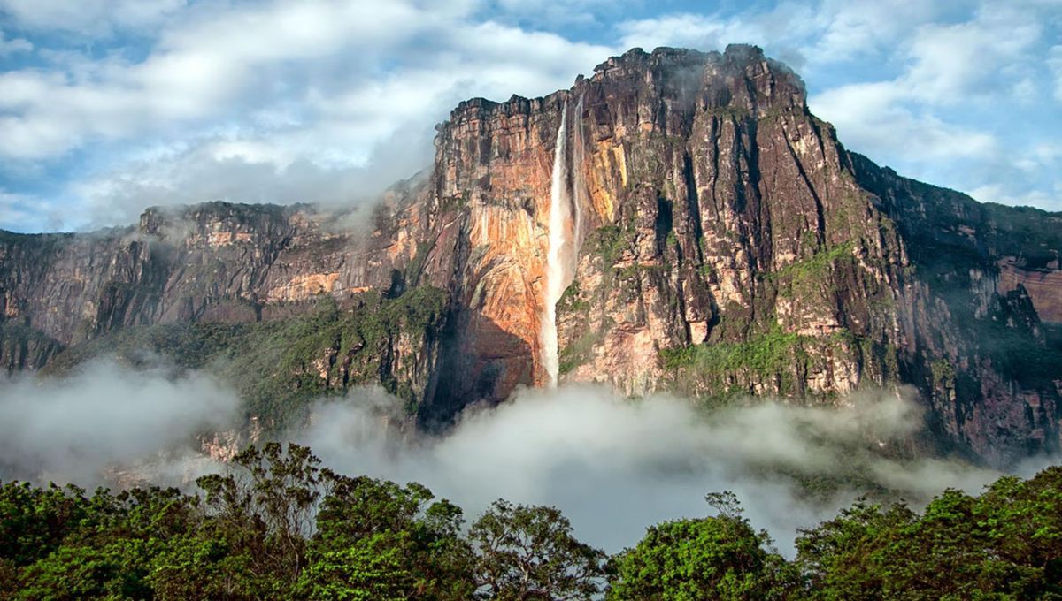 Esta cascada cuenta con una altura de 979 metros