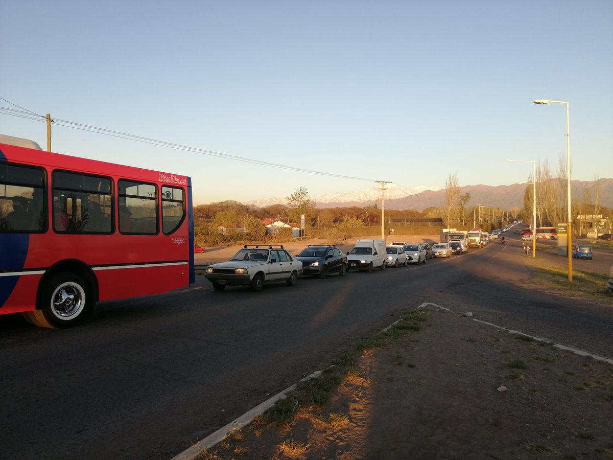 Acceso Sur y Aráoz. El plan de obras de Vialidad Nacional y Luján de Cuyo prevé descomprimir de vehículos la zona con tareas en calles cercanas. 