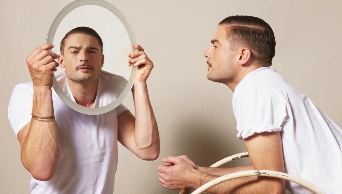 Qué significa cuando una persona se habla y se responde a sí misma sola o en voz alta