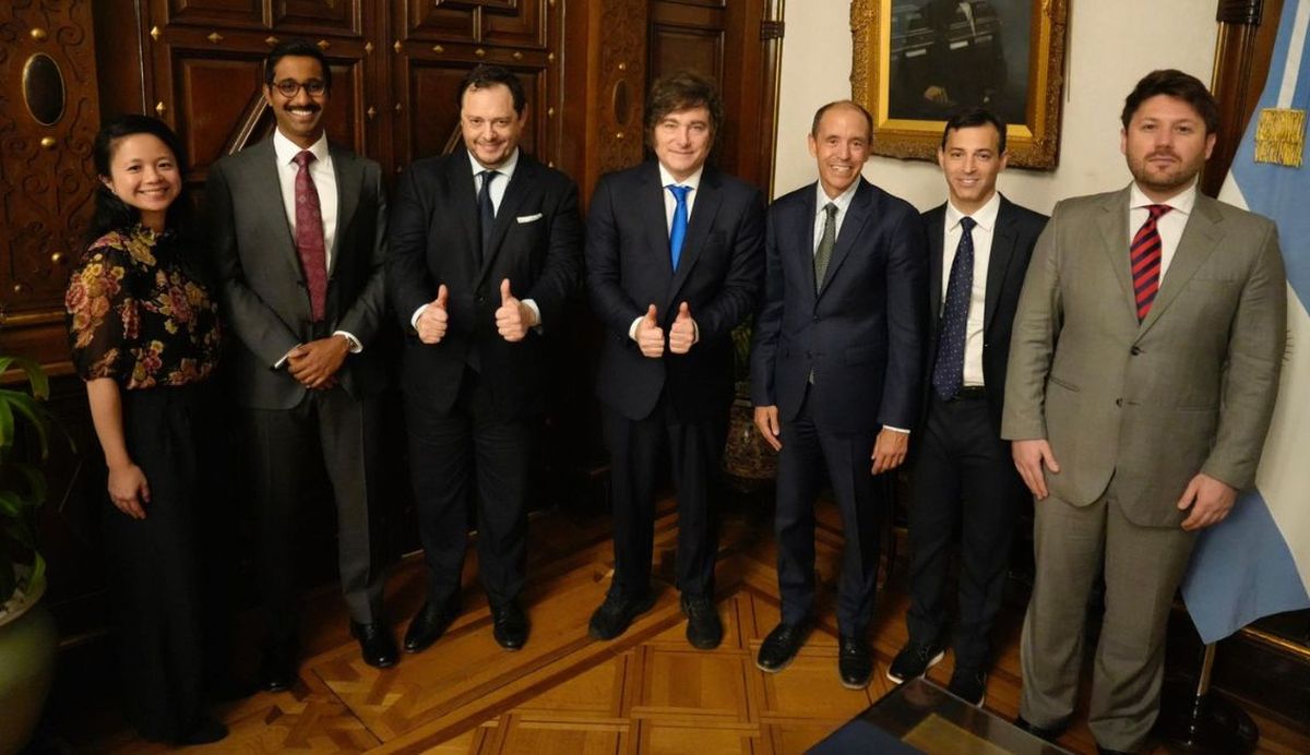 Javier Milei recibió a representantes de OpenAI, que anunciaron un proyecto de infraestructura de inteligencia artificial en Argentina.