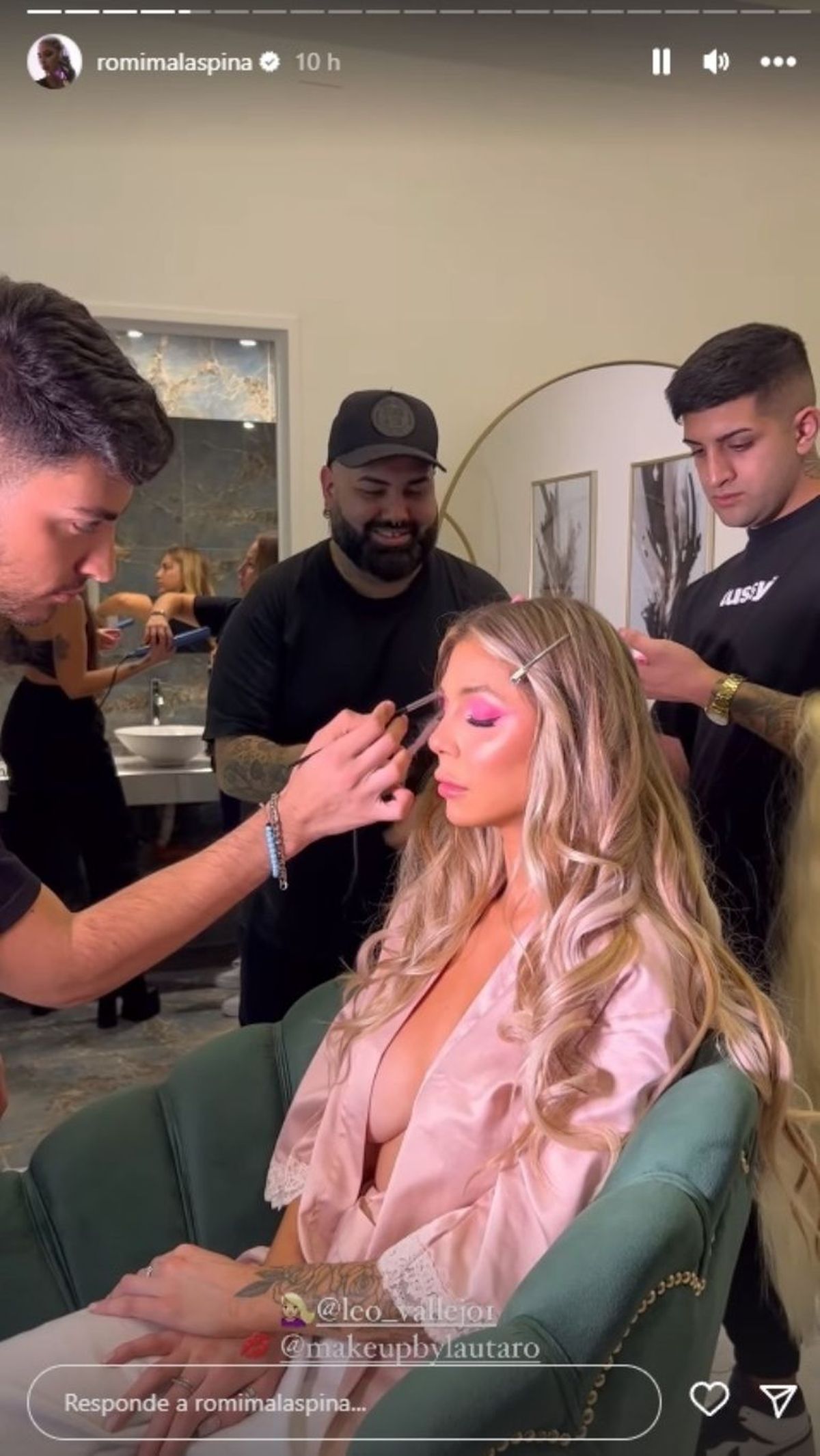 Vestidita de Barbie potente, Romina Malaspina cumplió 29 y la foto es brutal.