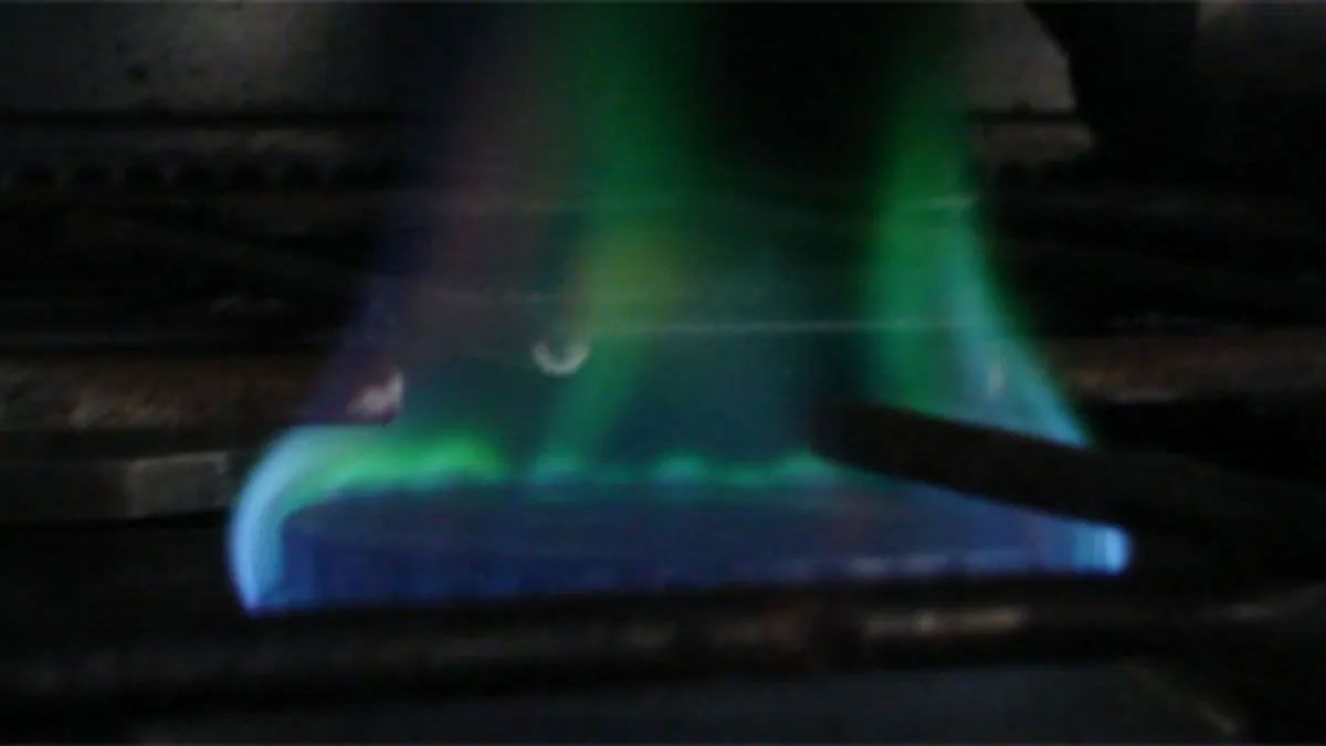 No todos saben qué significa la presencia de una llama verde en un artefacto de gas.