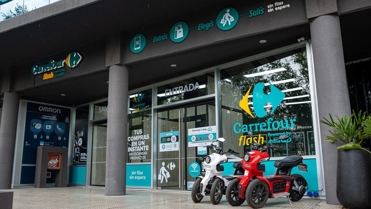 Cómo funciona el supermercado en Argentina, sin cajas ni cajeros, en el que los clientes se atienden solos