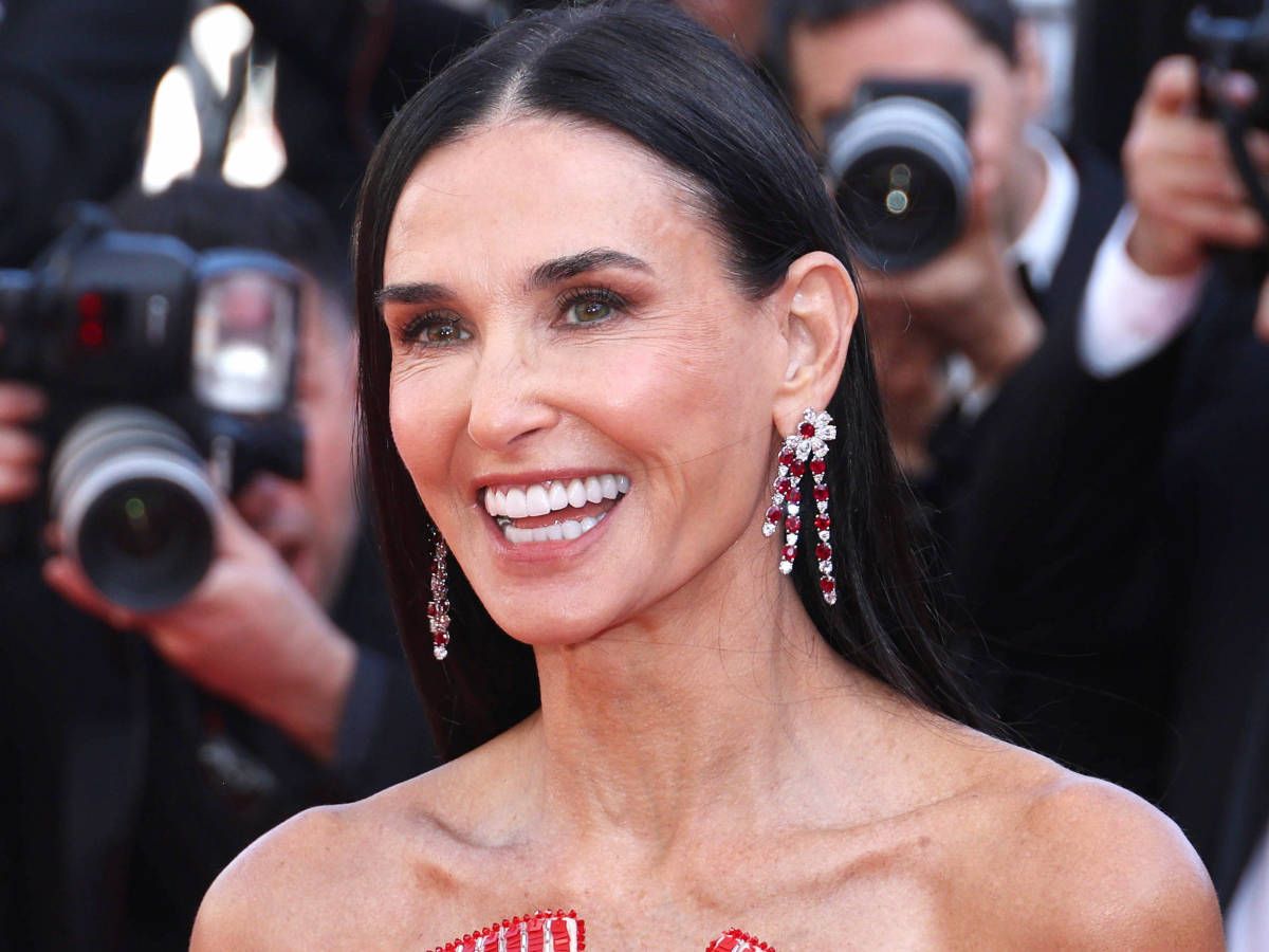 A sus 61 años, Demi Moore confirma que es la reina del coquette más extremo