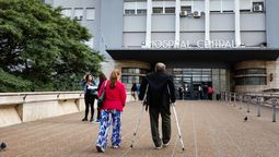 Investigan el hecho en el que un hombre se habría baleado en la cabeza y murió este lunes en el Hospital Central. Imagen ilustrativa.