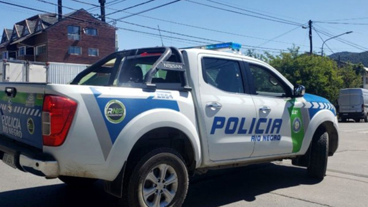 Lo detuvieron por averiguación de antecedentes y murió en la comisaría por múltiples fracturas