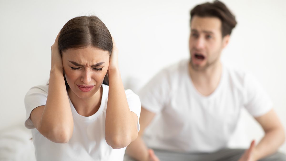 Una vez conscientes de estar siendo víctimas de esta manipulación narcisista, es momento de salir de la relación. Una vez conscientes de estar siendo víctimas de esta manipulación narcisista, es momento de salir de la relación.