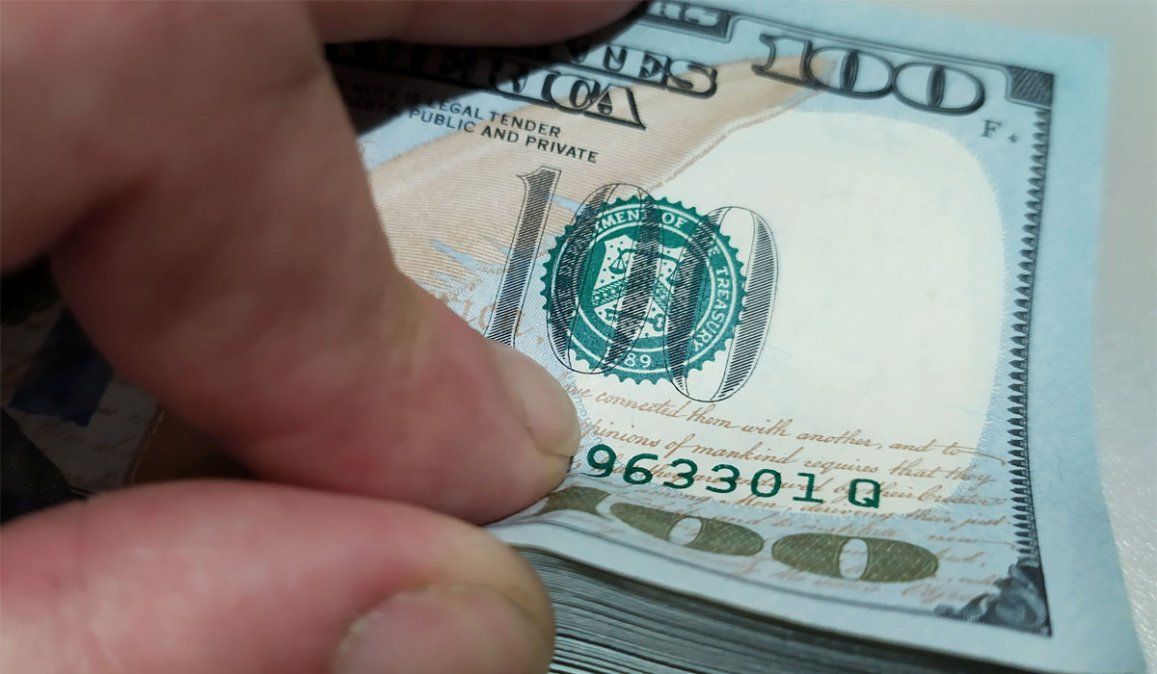 Dólar blue: cómo se frenó momentáneamente la subida 