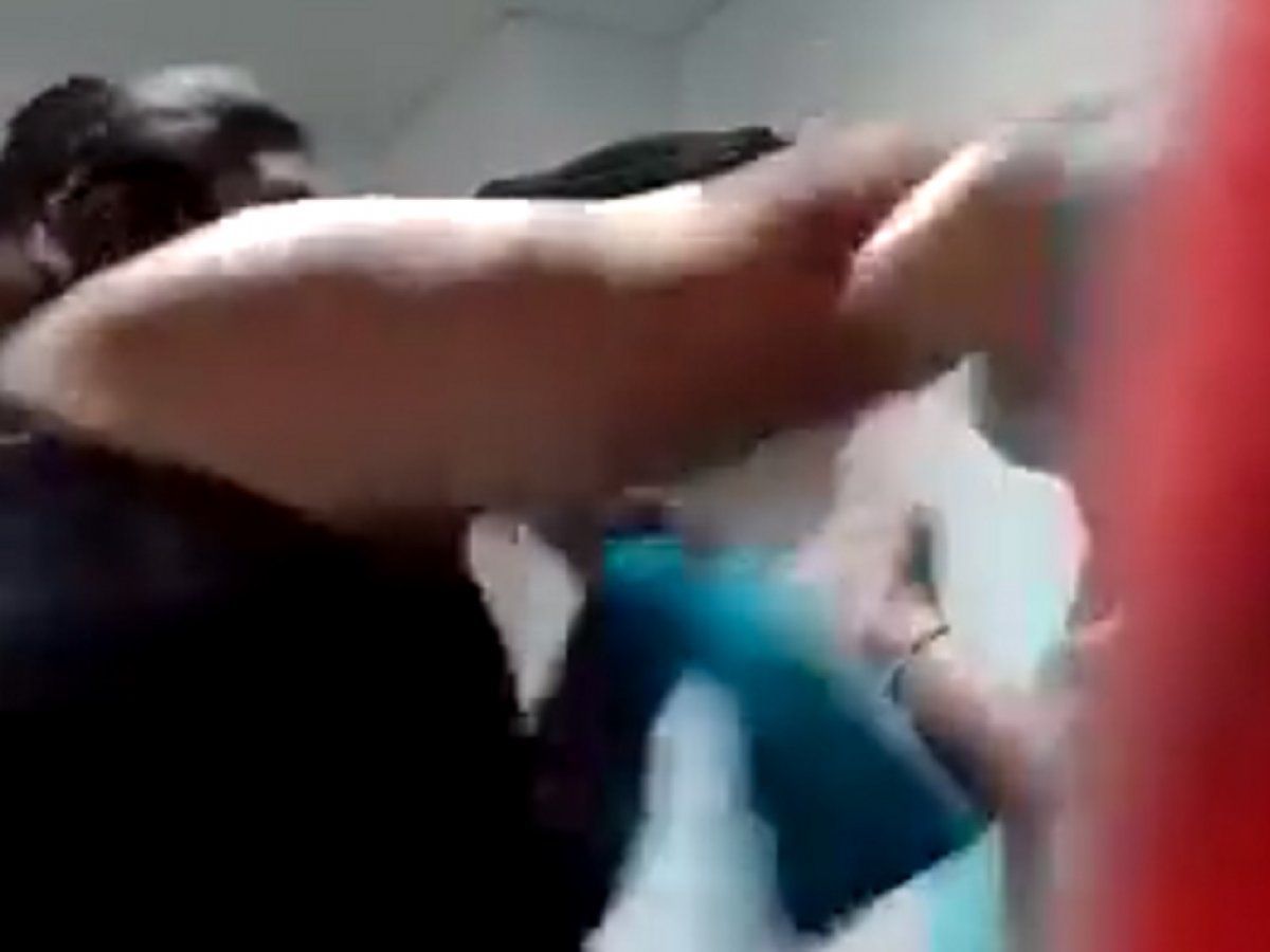 Ataque al personal de salud. Video: tremenda agresión a un médico en un centro de salud.