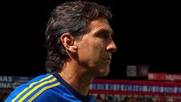 Claudio Úbeda es cuestionado en Boca.