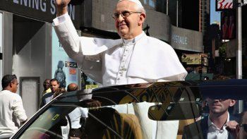 Figura de cera del papa causa confusión en Nueva York