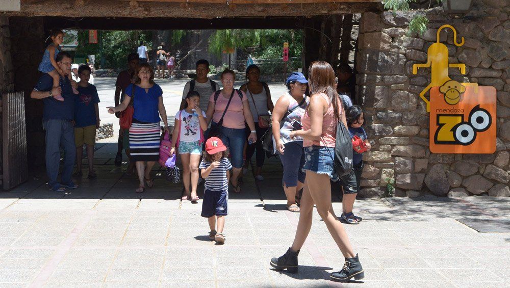 La entrada al Ecoparque tiene un alto valor patrimonial. La entrada al Ecoparque tiene un alto valor patrimonial.