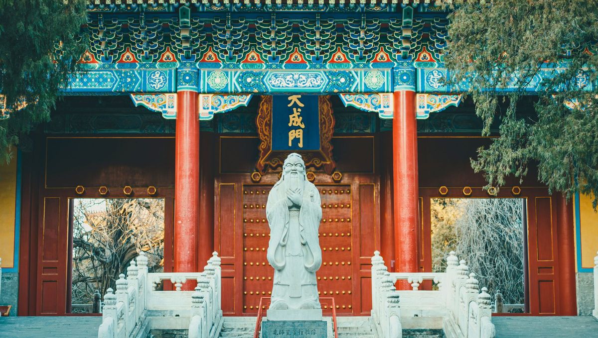 Los proverbios chicos son frases concisas, que se han mantenido vigentes por su capacidad para simplificar dilemas complejos y orientar las acciones diarias. Los proverbios chicos son frases concisas, que se han mantenido vigentes por su capacidad para simplificar dilemas complejos y orientar las acciones diarias.