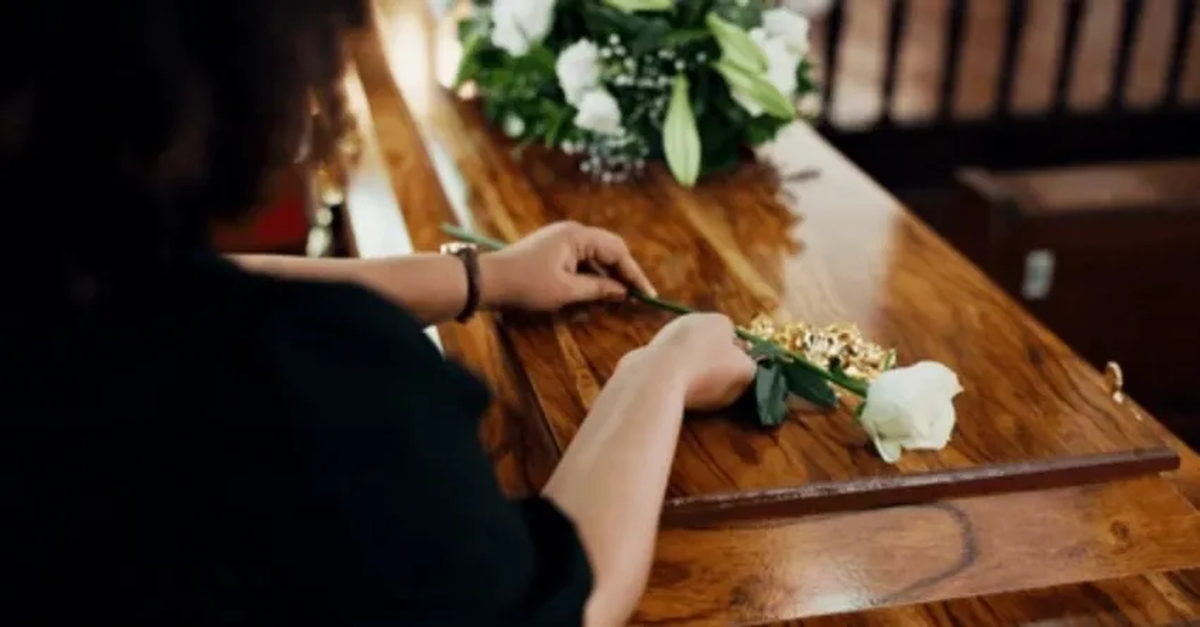 El joven apareci&oacute; en su propio velorio como si nada.&nbsp;