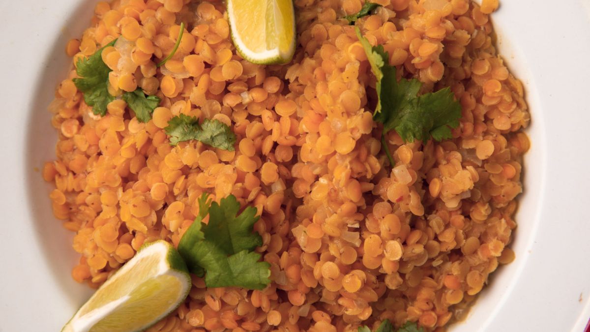 El guiso de lentejas turcas es una de las recetas más reconfortantes y saludables para otoño.