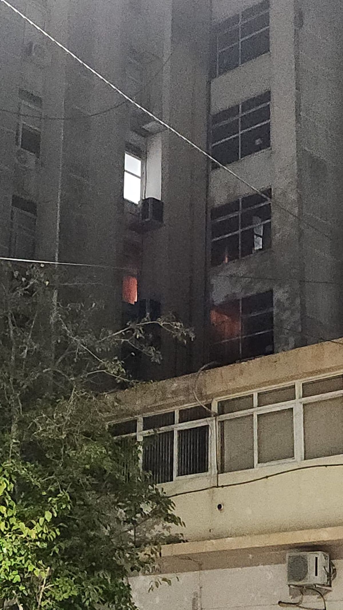 El incendio que se desató en el tercer piso de la comuna de Guaymallén consumió el data center que había adquirido esa intendencia en 7 millones de dólares. 