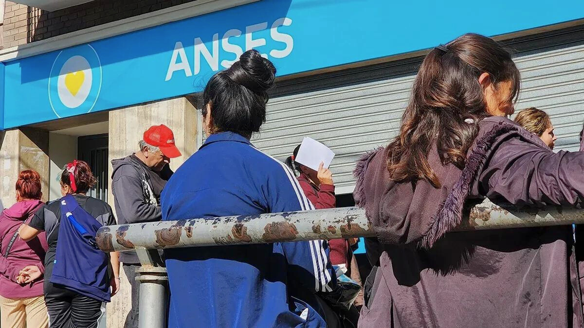 ANSES Confirmó Dos Bonos Extras Para AUH Y AUE En Agosto 2024