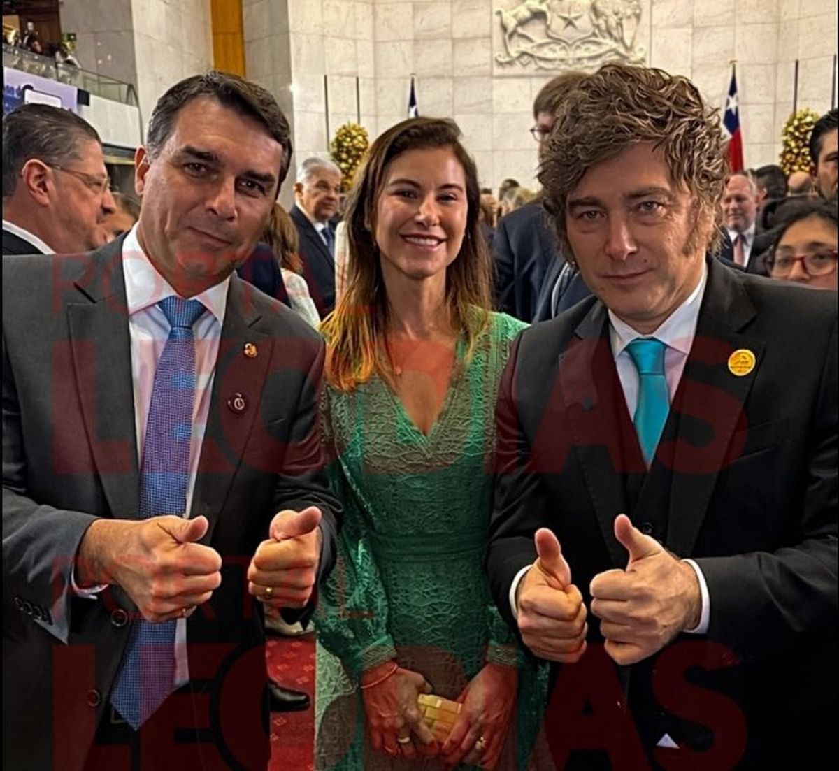 Javier Milei con Flávio Bolsonaro, hijo de Jair Bolsonaro.